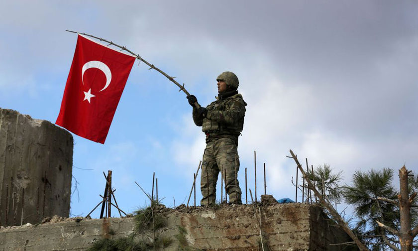 «Έπεσε» η Αφρίν - Τουρκικές σημαίες κυματίζουν στην πόλη