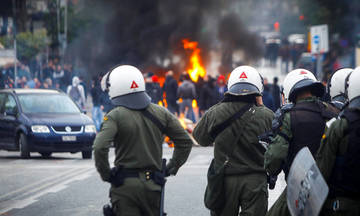 Φωτιές στον Πειραιά (Pics)