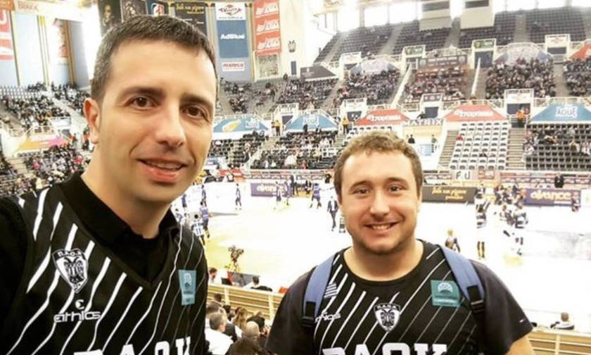 Δύο θαυμαστές από τη Βαρκελώνη στο "Παλατάκι"