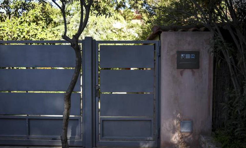 Χαροπαλεύει ο 52χρονος που πυροβολήθηκε στο σπίτι του από ληστές