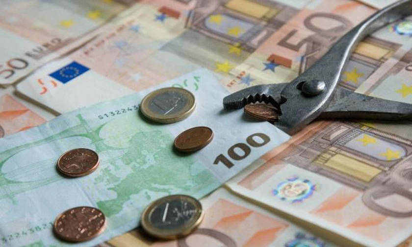 Αλλαγές στις κατασχέσεις: Ποιοι γλιτώνουν χρήματα από τις καταθέσεις – Τι πρέπει να προσέξετε