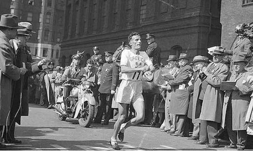 Η Ελλάδα παρουσιάζει τα στεφάνια του Μαραθωνίου της Βοστώνης