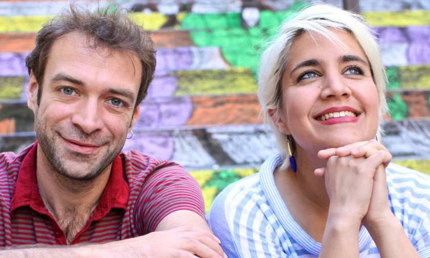 Η Κυβέλη Καστοριάδη και ο Ορέστης Καλαμπαλίκης στο Half Note