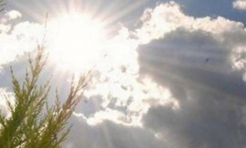 Καιρός: Αραιές νεφώσεις και υψηλές θερμοκρασίες