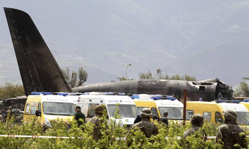 Τουλάχιστον 257 οι νεκροί από τη συντριβή στρατιωτικού αεροσκάφους στην Αλγερία (Photos/Video)