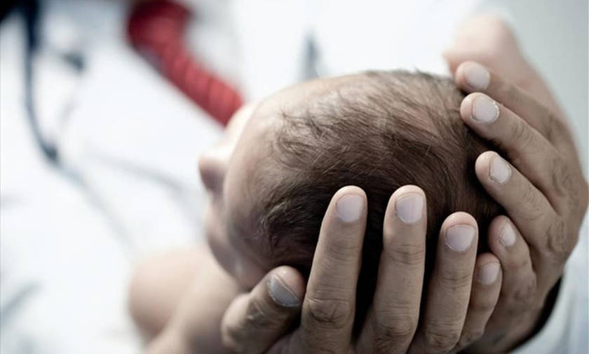 Κίνα: Ένα αγοράκι γεννήθηκε τέσσερα χρόνια μετά τον θάνατο των γονιών του σε τροχαίο