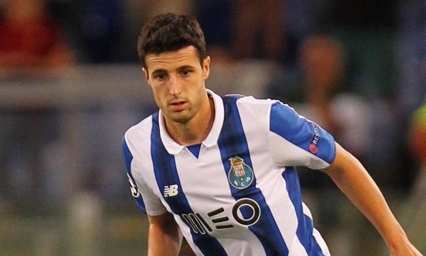 Μετά από τέσσερα χρόνια τον ξαναστέλνουν στον Ολυμπιακό