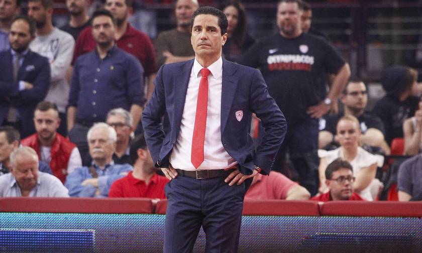 Σφαιρόπουλος: "Πρέπει να βοηθήσουν και οι ξένοι"