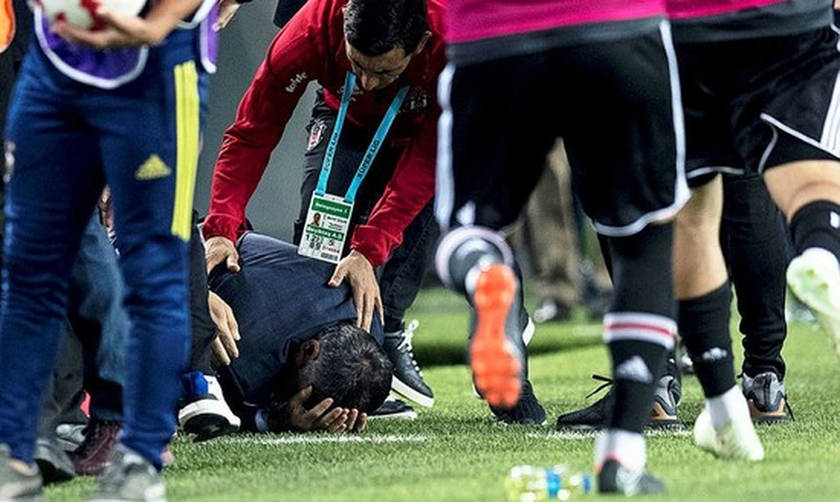 Διακόπηκε το Φενέρ-Μπεσίκτας, με ανοιγμένο κεφάλι ο προπονητής των φιλοξενούμενων 