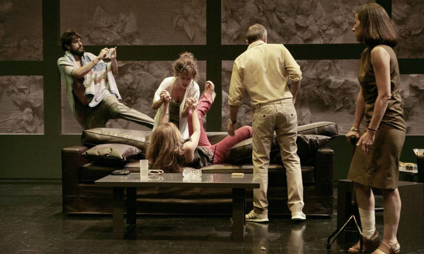 Το «Στέλλα κοιμήσου» του Γιάννη Οικονομίδη έρχεται στο Θέατρο Τζένη Καρέζη
