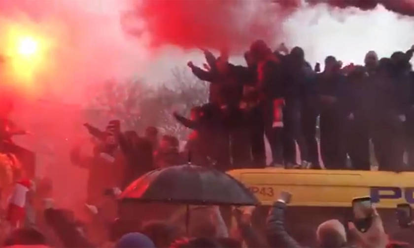 «Τρέλα» των οπαδών της Λίβερπουλ (vid)