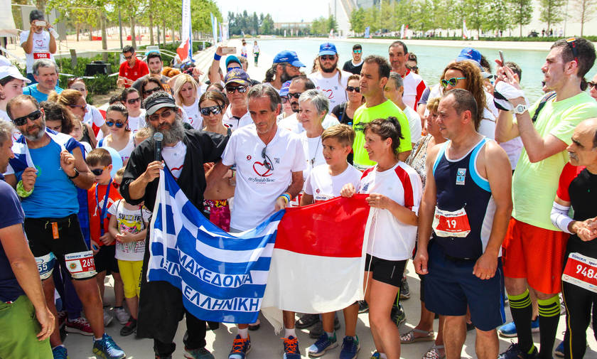 Nο Finish Line: Ρεκόρ με 95.295 χλμ. - Νικητής ιερέας που έκανε 430 χλμ. τρέχοντας με ράσα!