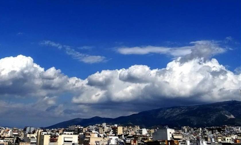 Συννεφιά και τοπικές βροχές