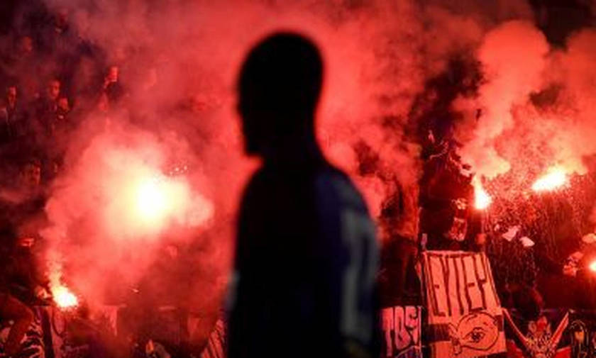 Γενική είσοδος 5 ευρώ και κάλεσμα για γιορτή στο Περιστέρι