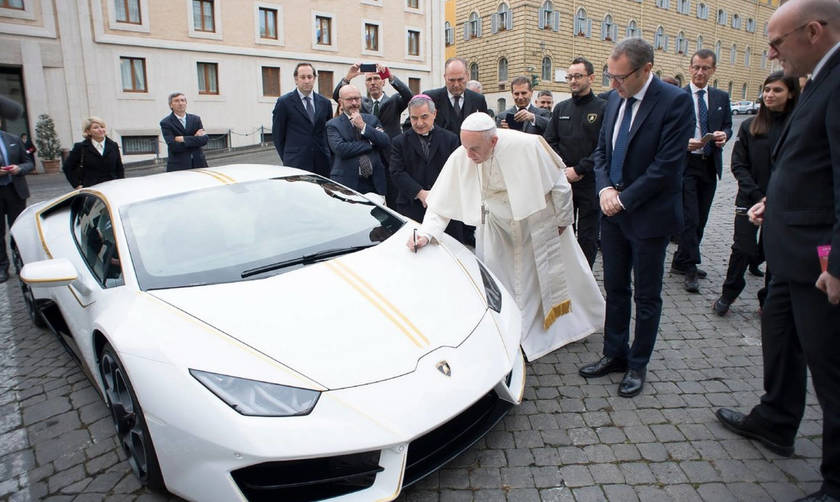 Πουλήθηκε η Lamborghini του... Πάπα