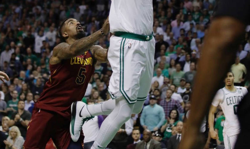 NBA: Οπαδοί έβριζαν ρυθμικά τον JR Smith