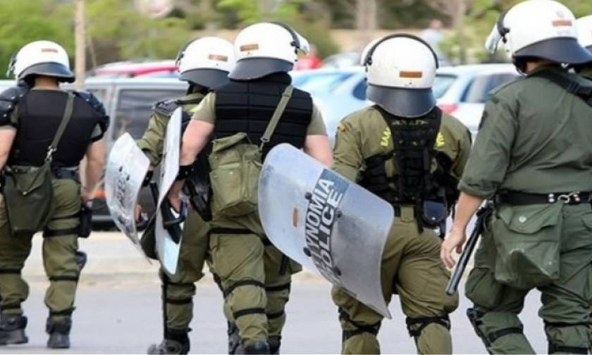 Επτά συλλήψεις και τρία καμένα αυτοκίνητα στο ΣΕΦ