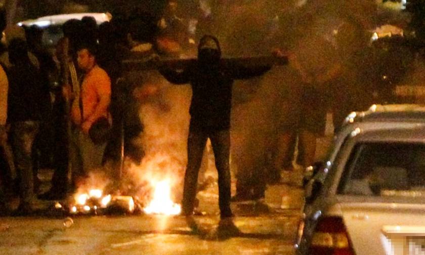 Χούλιγκαν της ΑΕΚ και του ΠΑΟΚ, οπλισμένοι με τσεκούρια και μολότοφ