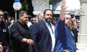 Στη Μητρόπολη ο Μαρινάκης(vid)