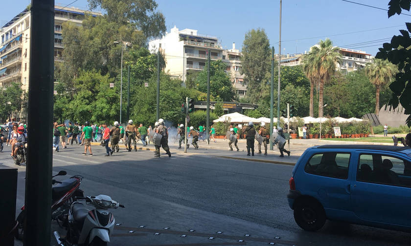 Επεισόδια οπαδών ΠΑΟ με ΜΑΤ στο Πολυτεχνείο(vid)