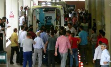 Σφαγή σε προεκλογική συγκέντρωση στην Τουρκία - Τρεις νεκροί, (pics-vid, σκληρές εικόνες)