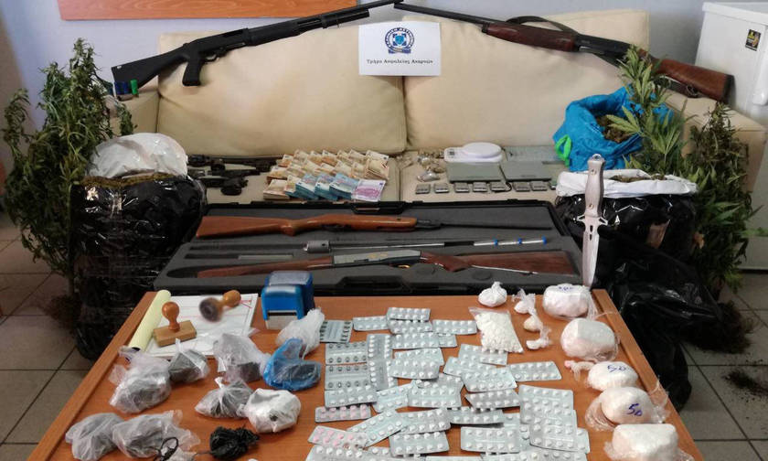 Εξαρθρώθηκε κύκλωμα ναρκωτικών στη Δυτική Αττική (pics)