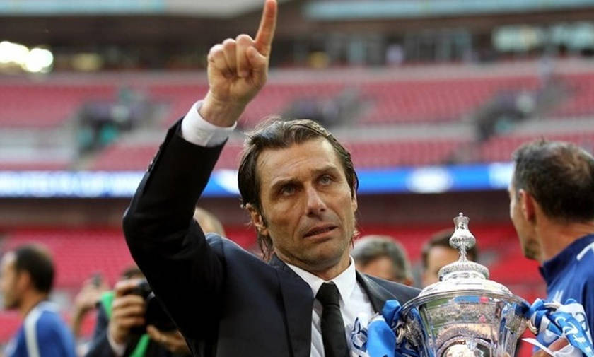 Η Τσέλσι απολύει τον Κόντε