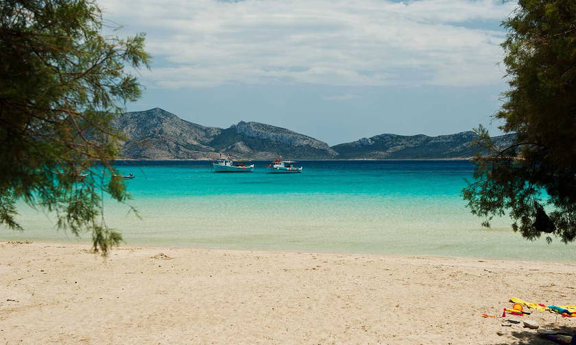 Η καλύτερη παραλία στην Ελλάδα είναι...