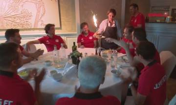 Η έκπληξη στον Πέδρο Μαρτίνς από τη «δεύτερη οικογένειά του» (vid)