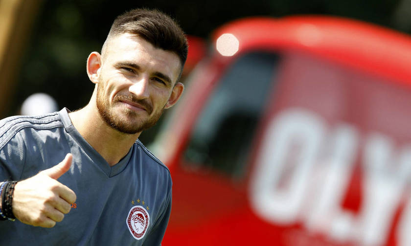 Πιστεύει και στηρίζει τον Μάνο