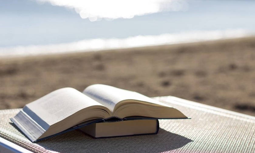 Πώς η λογοτεχνία μπορεί να σου αλλάξει τη ζωή αυτό το καλοκαίρι