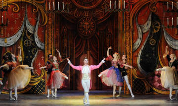 Η Σταχτοπούτα από το Russian Ballet Theater στο Δημοτικό Θέατρο Πειραιά