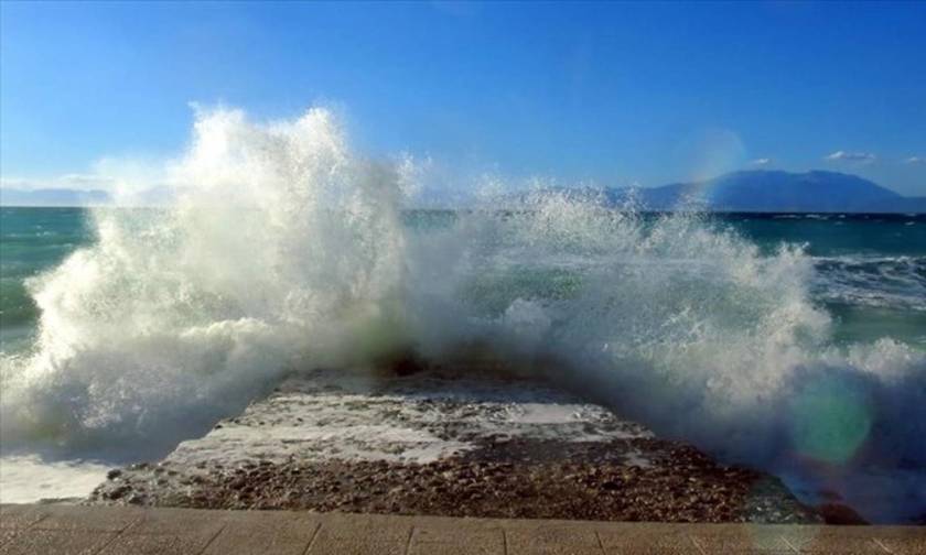 Καιρός: Αίθριος, αλλά με ισχυρούς ανέμους