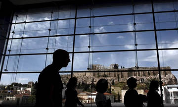 Guardian: «Η Ελλάδα ήταν μία κολοσσιαία αποτυχία»