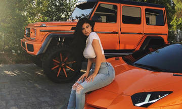 H Kylie Jenner ποζάρει με τη νέα της G550 4x4 2