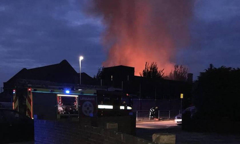 Λονδίνο: Μεγάλη πυρκαγιά σε δημοτικό σχολείο