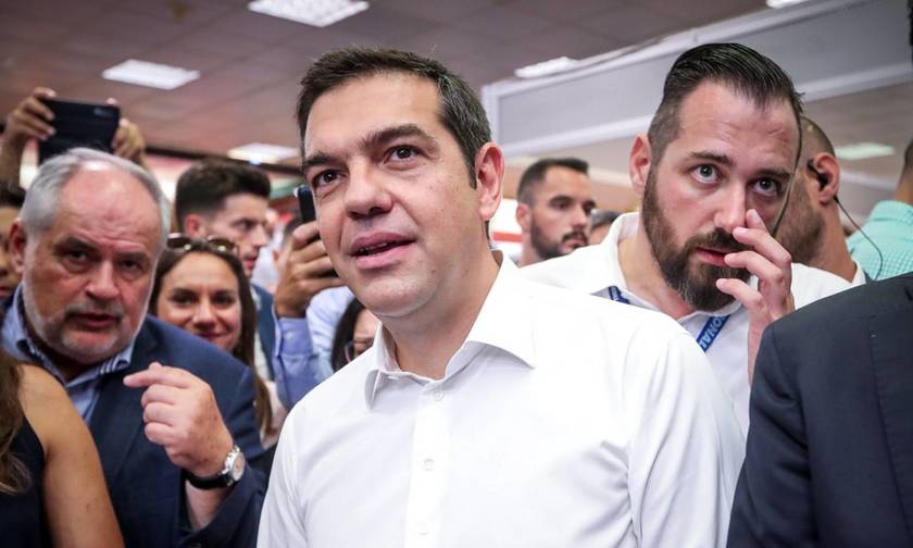 Το παράπονο του Τσίπρα από τον ΠΑΟΚ -Το δώρο που του έκαναν στο περίπτερο της ομάδας [εικόνα]