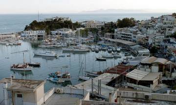 To Μικρολίμανο αλλάζει όψη - Γκρεμίζονται τα αυθαίρετα(φωτό)