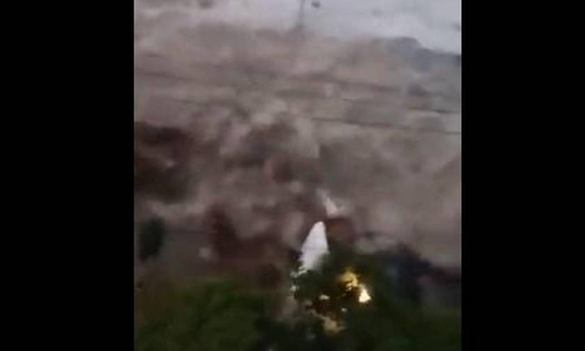 Ισχυρό τσουνάμι στην Ινδονησία μετά τον σεισμό των 7,1 Ρίχτερ (Video)