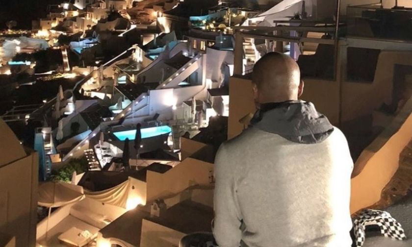 O Floyd Mayweather διαφημίζει την Ελλάδα και δεν... χορταίνει τη Σαντορίνη (pics)