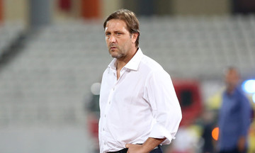 Μαρτίνς: «Λυπηρό να γίνονται ματς σε τέτοια γήπεδα»