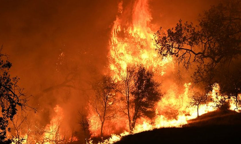 Καλιφόρνια: Το βίντεο μιας οικογένειας που προσπαθεί να ξεφύγει από την πυρκαγιά
