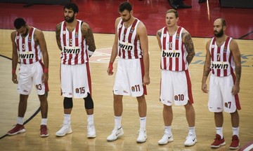 Έφτασε η αποστολή του Ολυμπιακού στο ΣΕΦ (vid)