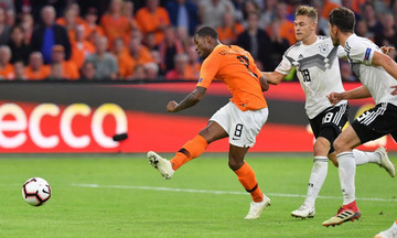 Ο  Βαϊνάλντουμ κάνει το 1-0 για την Ολλανδία (vid) 