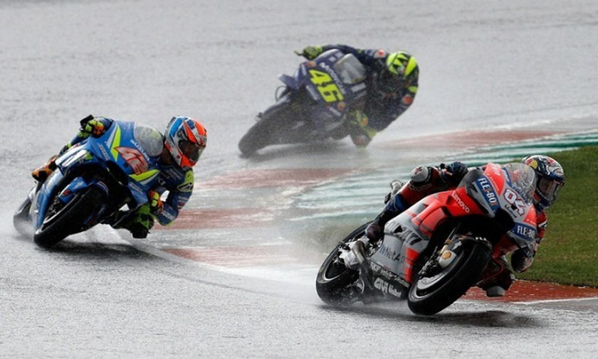 MotoGP: Έπεσε η «αυλαία» με νίκη του Ντοβιτσιόζο στην Βαλένθια 
