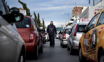 Πορεία των εκπαιδευτών υποψήφιων οδηγών στο κέντρο της Αθήνας