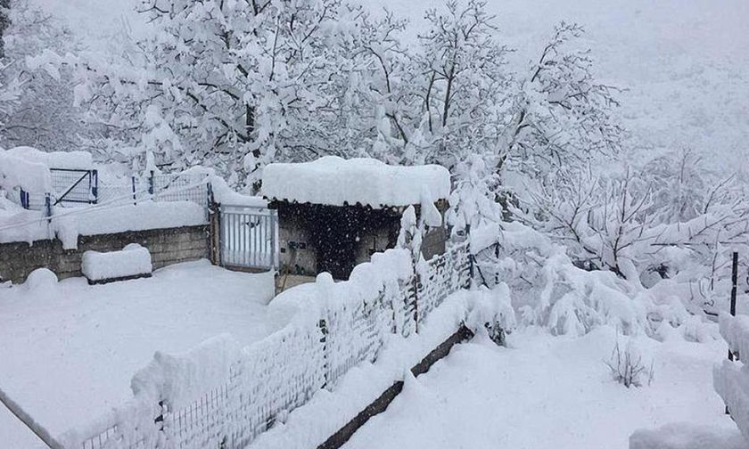 Χιόνια στις παρυφές της Αττικής- H πρόβλεψη του Αρνιακού (vid)