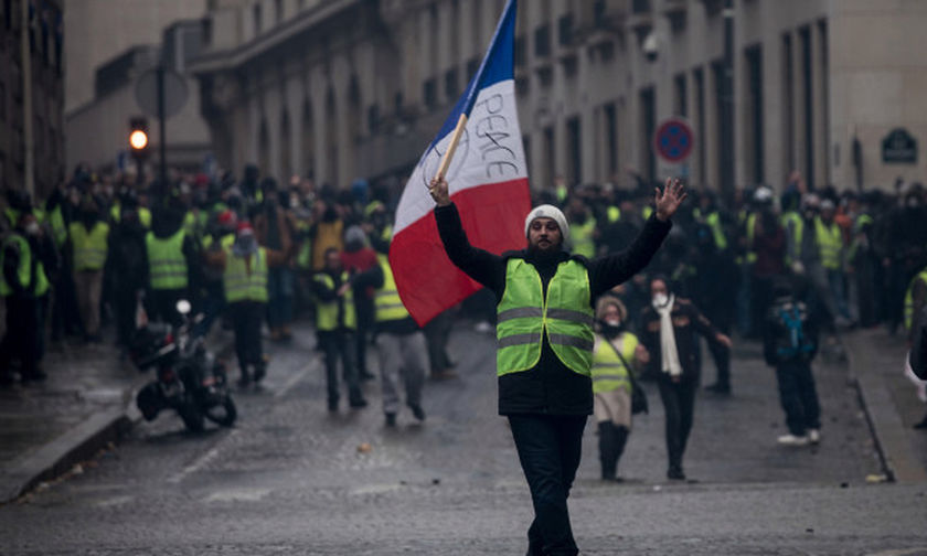 Ρολάν Γκαρός στην εξέγερση του Παρισιού (pic)