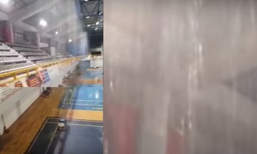 Κλειστό γυμναστήριο μετατράπηκε σε... πισίνα - Έβρεχε και μέσα στη διάρκεια αγώνα (vid)