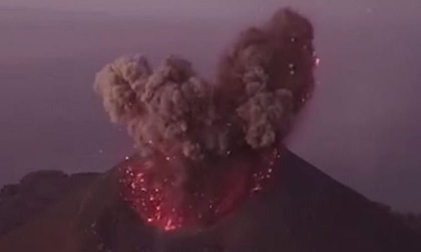 Συγκλονιστικό βίντεο από τη στιγμή της έκρηξης του ηφαιστείου στην Ινδονησία!